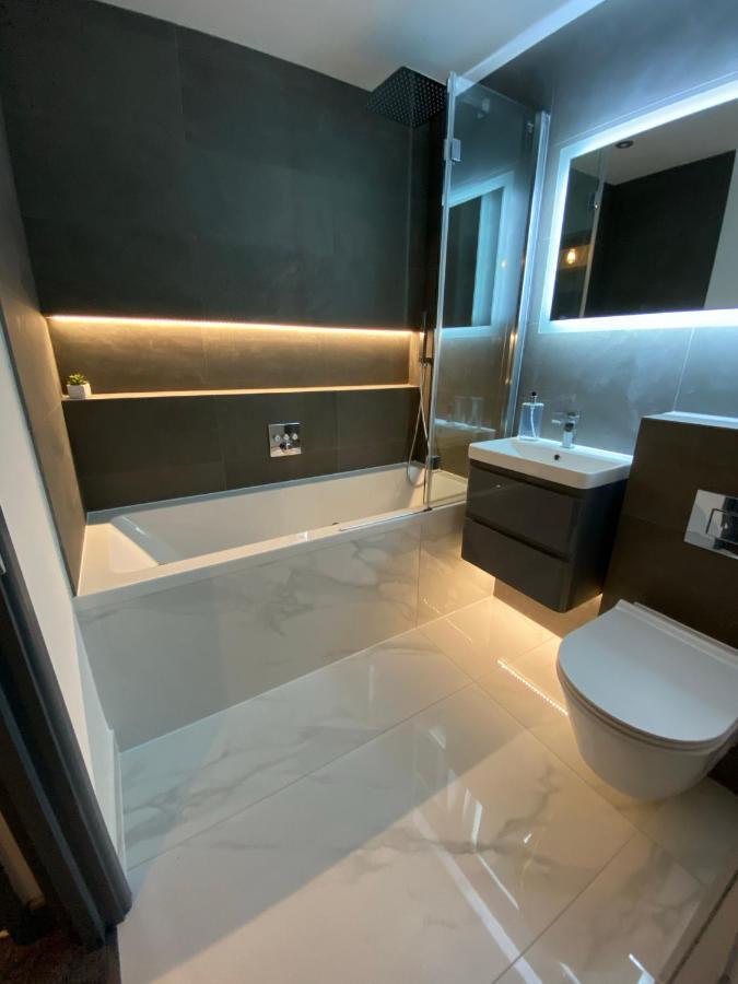 רדינג Beautiful Modern Cosy Central Apartment / Sleeps 4 מראה חיצוני תמונה